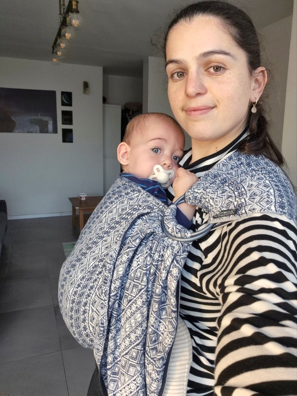 מנשא טבעות — מוצר הדגמה